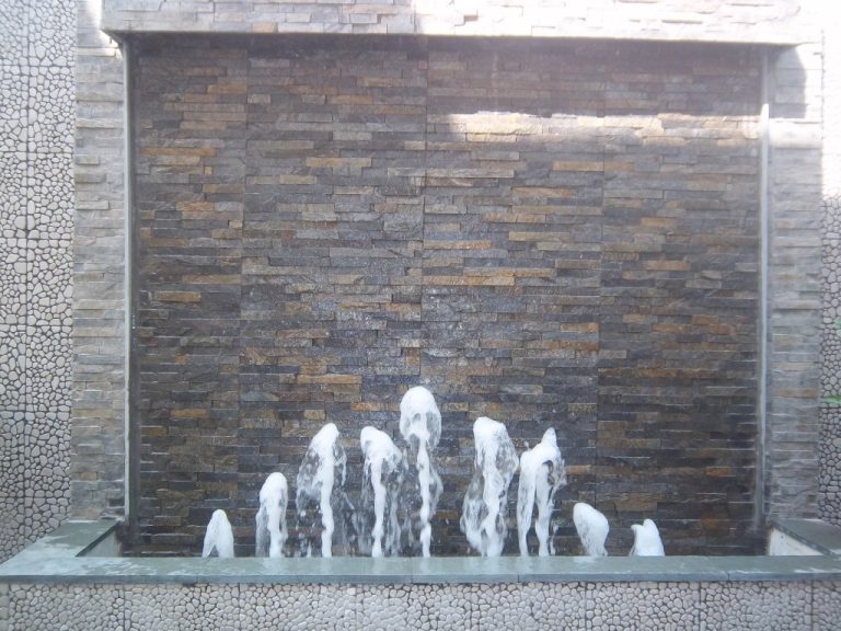 Foaming Fountains